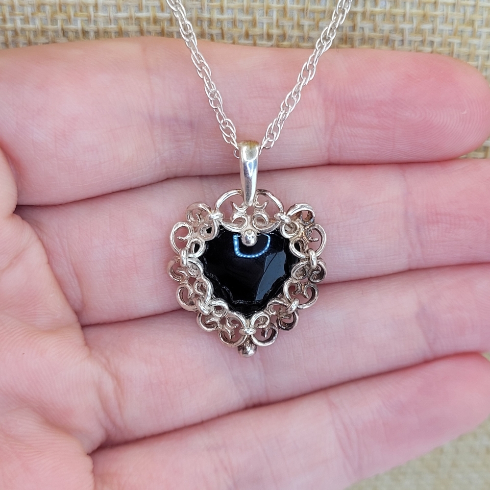 Vintage 925 Sterling Silver Black Onyx Filigree Heart Locket Pendant Necklace